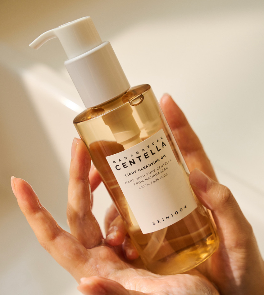 [SKIN1004] Madagascar Centella Light Cleansing Oil - Lightweight Deep Cleansing & Blackhead Care with Madagascar Centella (200ml / 6.76 fl. oz.)